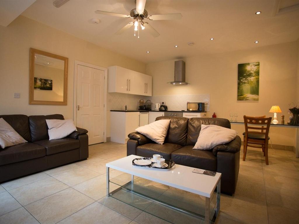 Treetops Cottages & Spa Grimsby Buitenkant foto