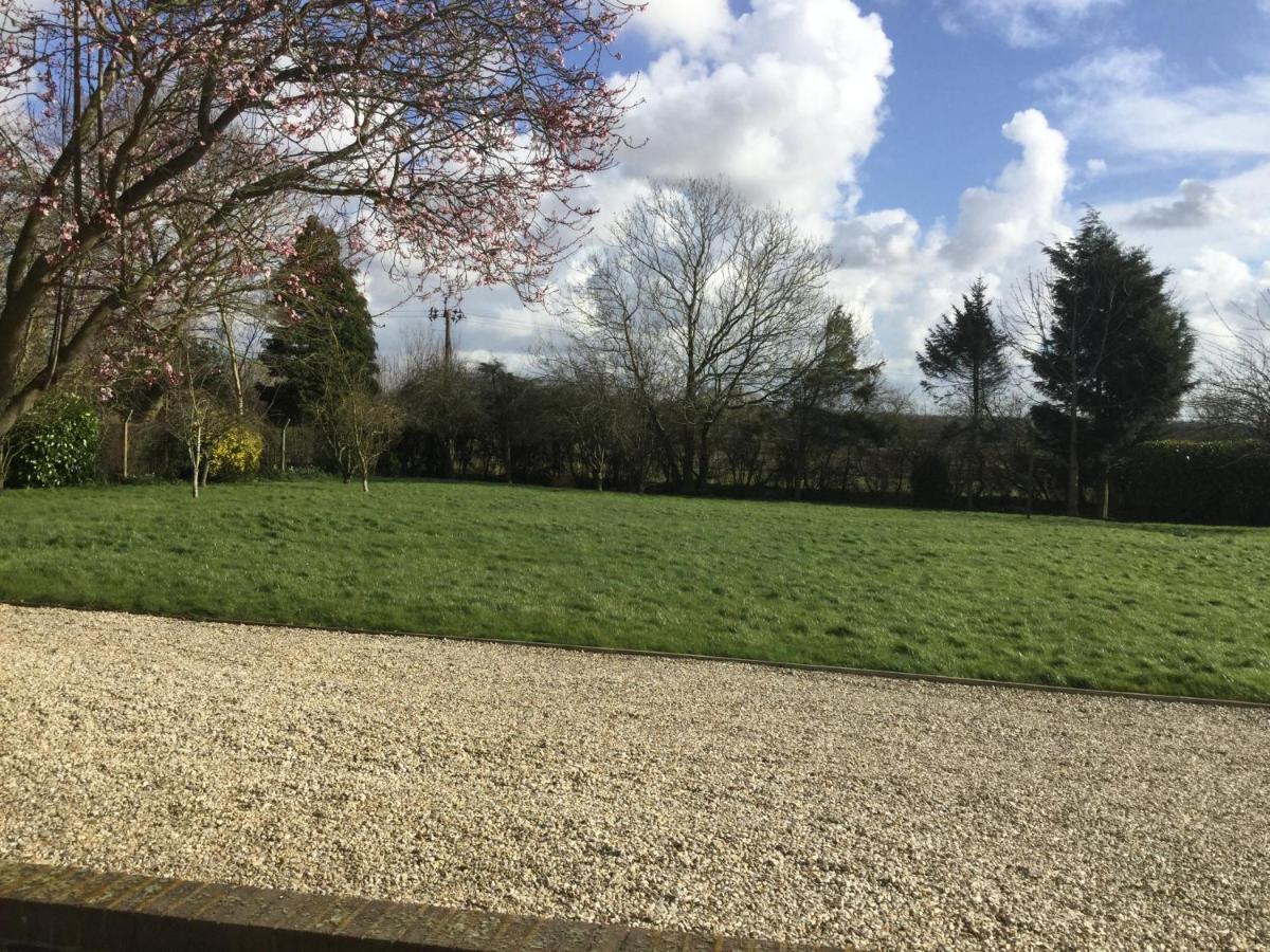 Treetops Cottages & Spa Grimsby Buitenkant foto