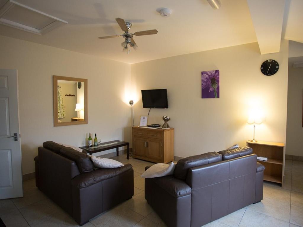 Treetops Cottages & Spa Grimsby Buitenkant foto