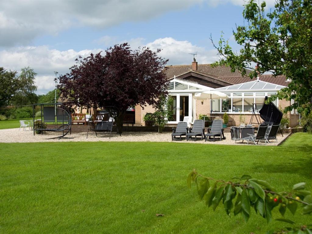 Treetops Cottages & Spa Grimsby Buitenkant foto