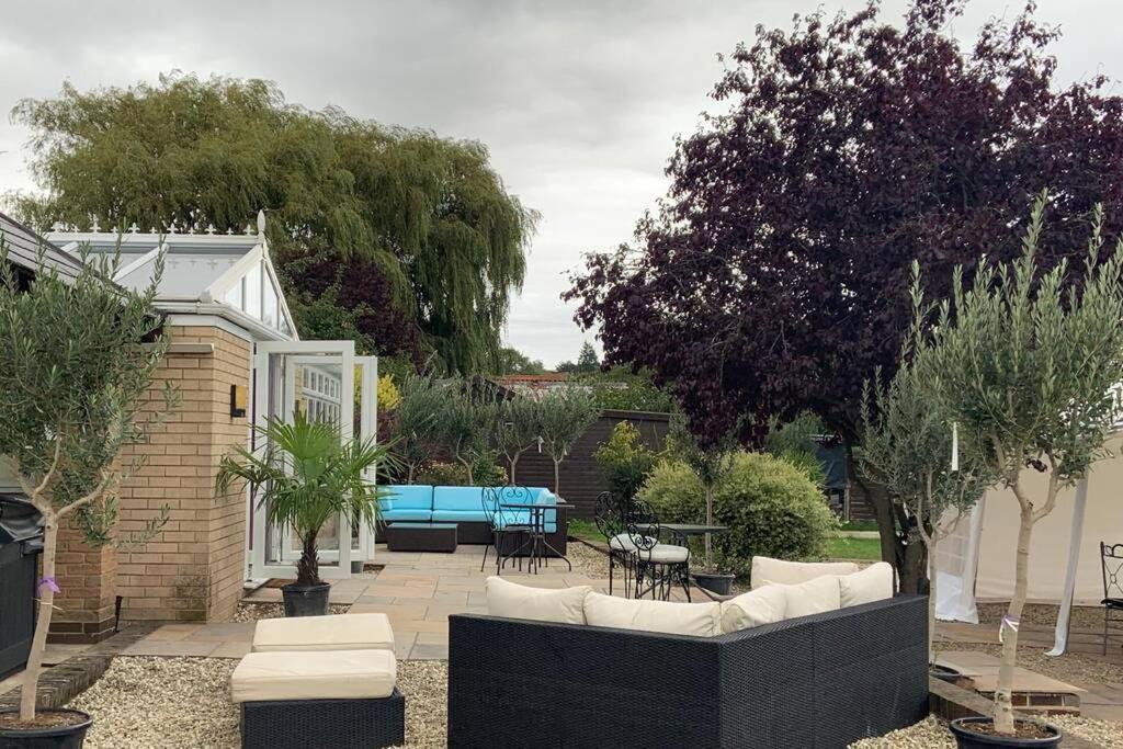 Treetops Cottages & Spa Grimsby Buitenkant foto