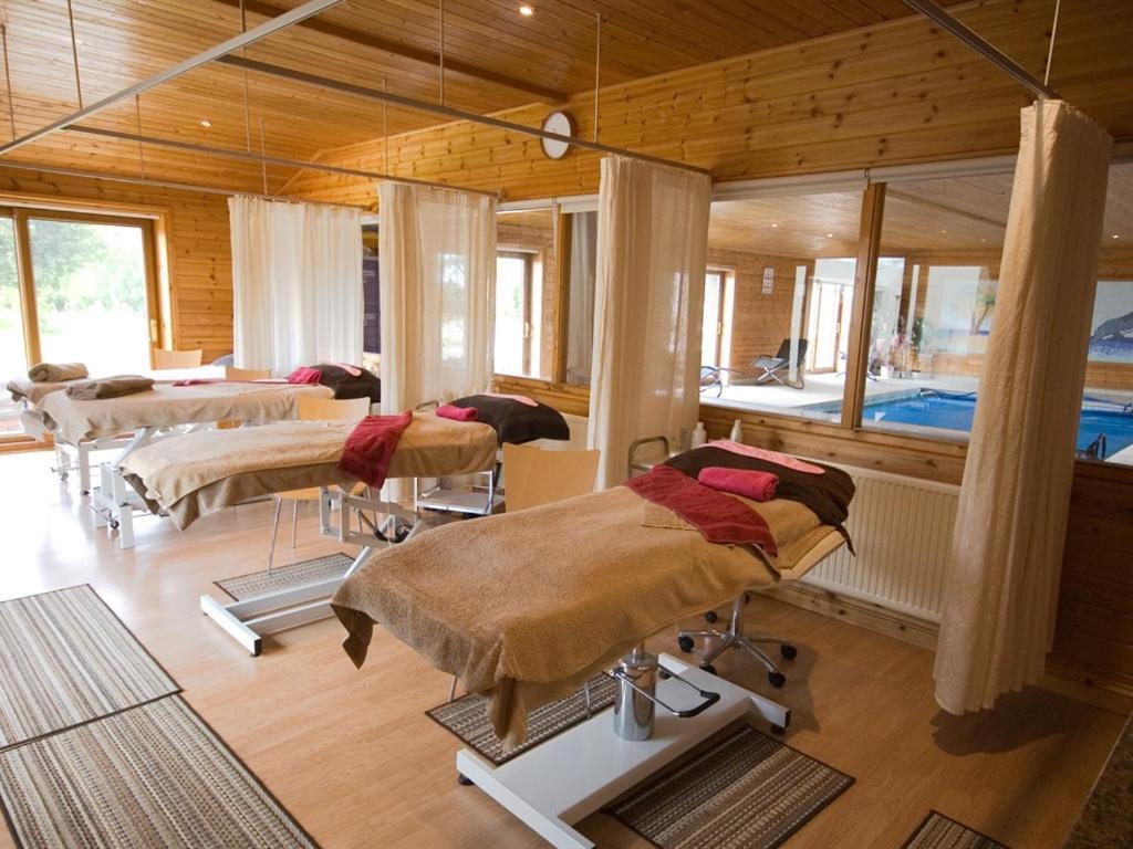 Treetops Cottages & Spa Grimsby Buitenkant foto